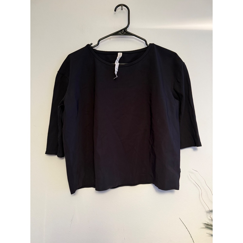 lululemon athletica Women's Long Sleeve Tee in Black - Picture 2 of 6